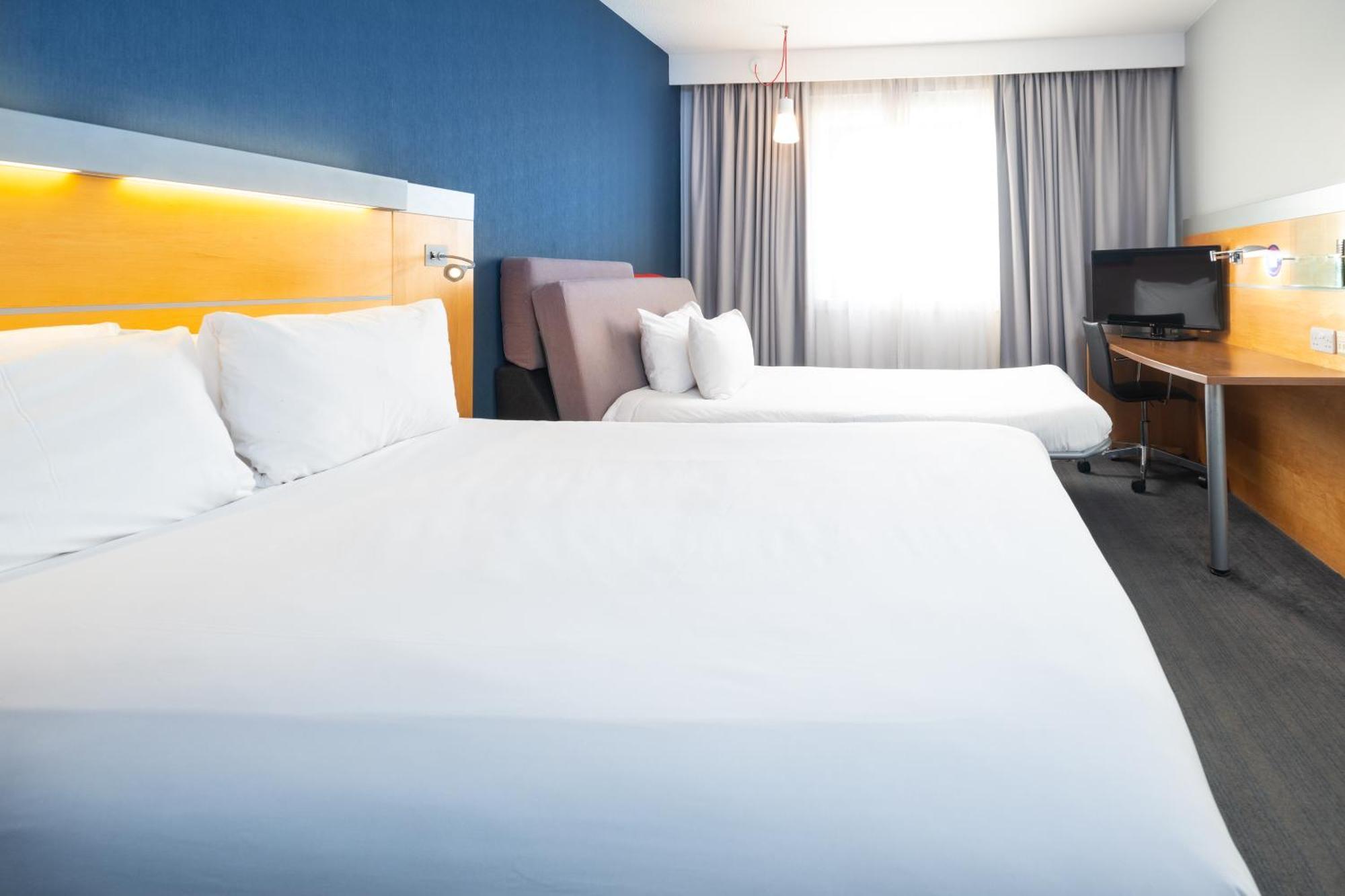 Holiday Inn Express Bedford By Ihg Eksteriør bilde
